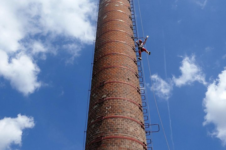 Safeguarded Chimney Climbing - Photo 1 of 6